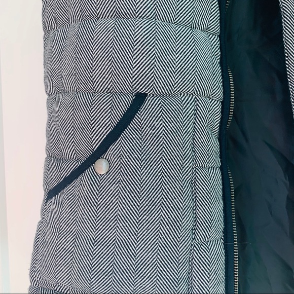 Sold ❤️Black & white heather zipup thick vest w/ pockets - Picture 4 of 6